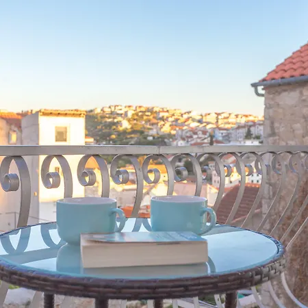 Nona 1 Hvar Town