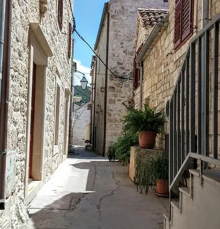 Nona 1 Apartment