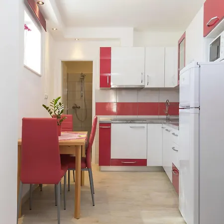 Nona 1 Apartment *