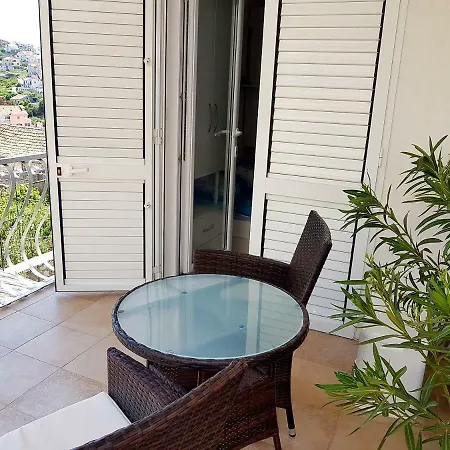 Apartment Nona 1 *