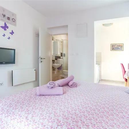 Nona 1 Apartment
