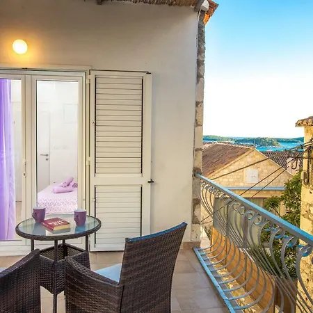 Nona 1 Apartment